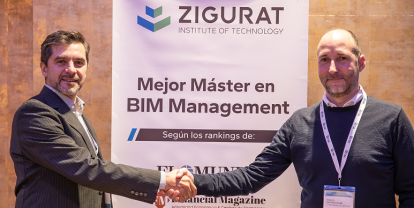 Rodrigo Ferreiro (ZIGURAT) e Ignacio Martínez Soler (VILOR) dándose la mano delante de un cartel de ZIGURAT