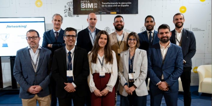 Foto de familia de los ponentes en InfraBIM2026
