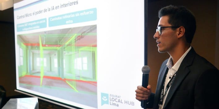 Uno de los ponentes del Local Hub Lima, Mauricio Briceño, durante su presentación