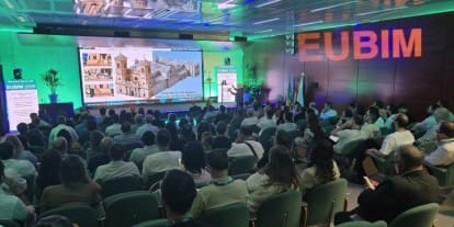 Escenario del EUBIM y asistentes sentados